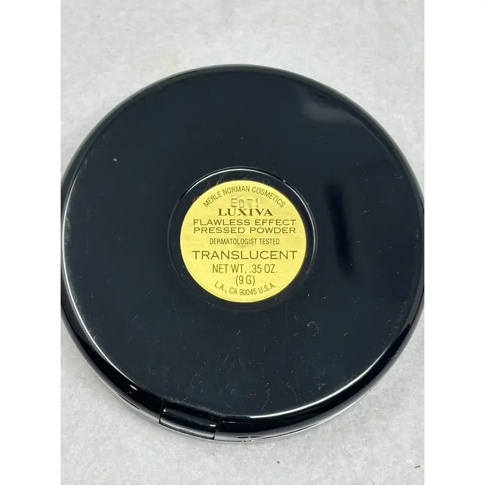 Merle Norman Flawless Effect‎ Pressed Powder in Translucent - NEW .35oz